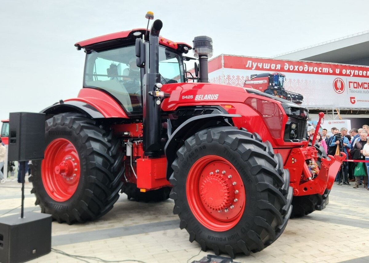 Көптеген қолдар кискада Рингтегі онлайн секс