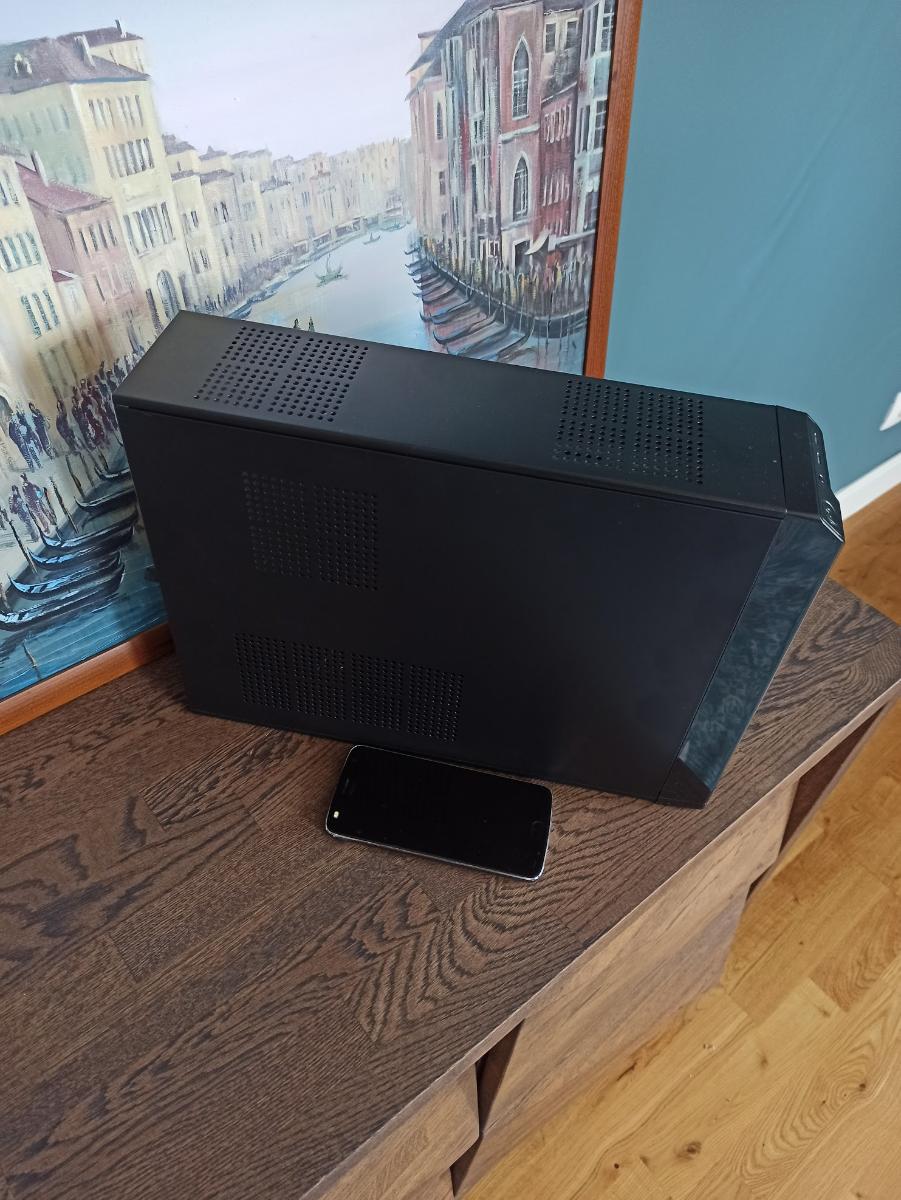 Корпус в сравнении с телефоном